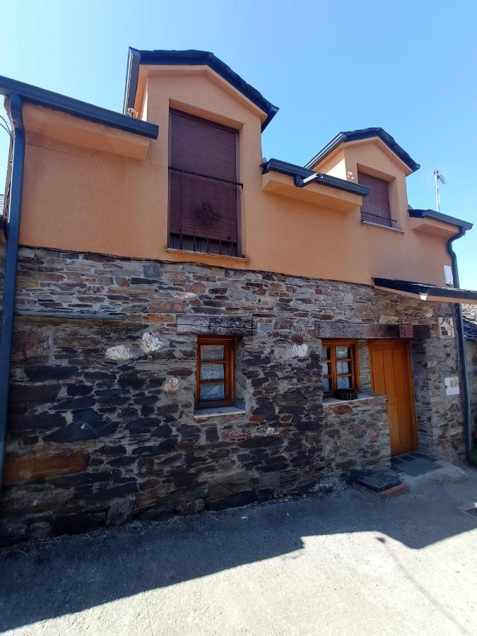 Casa De Abril 1 Pensionat San Cristobal de Valdueza Eksteriør billede
